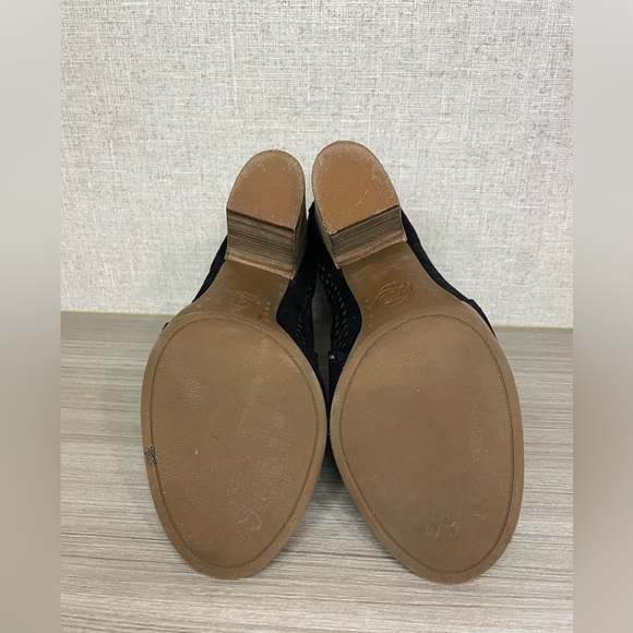 Lucky Brand Lamia Black Suede Ankle Boot Peep Toe Size 6.5 - Picture 6 of 7